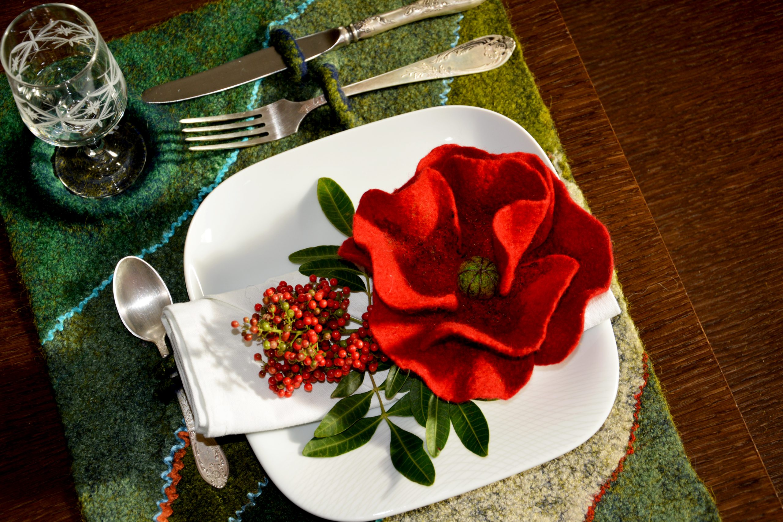 A poppy flower brooch